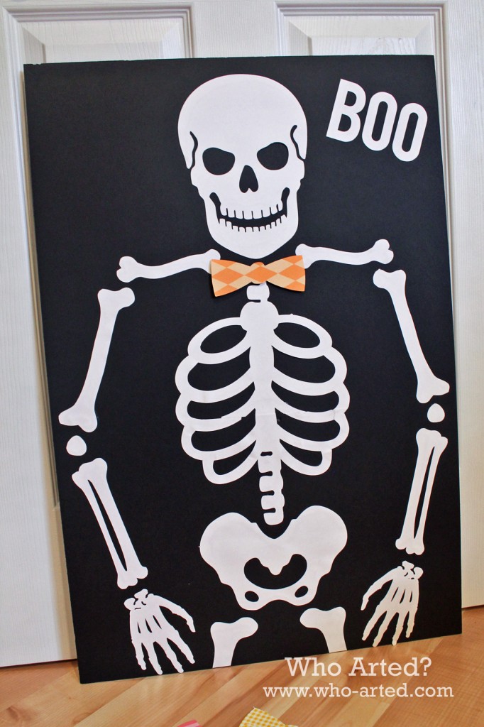 Pin the Bow on the Skeleton 01
